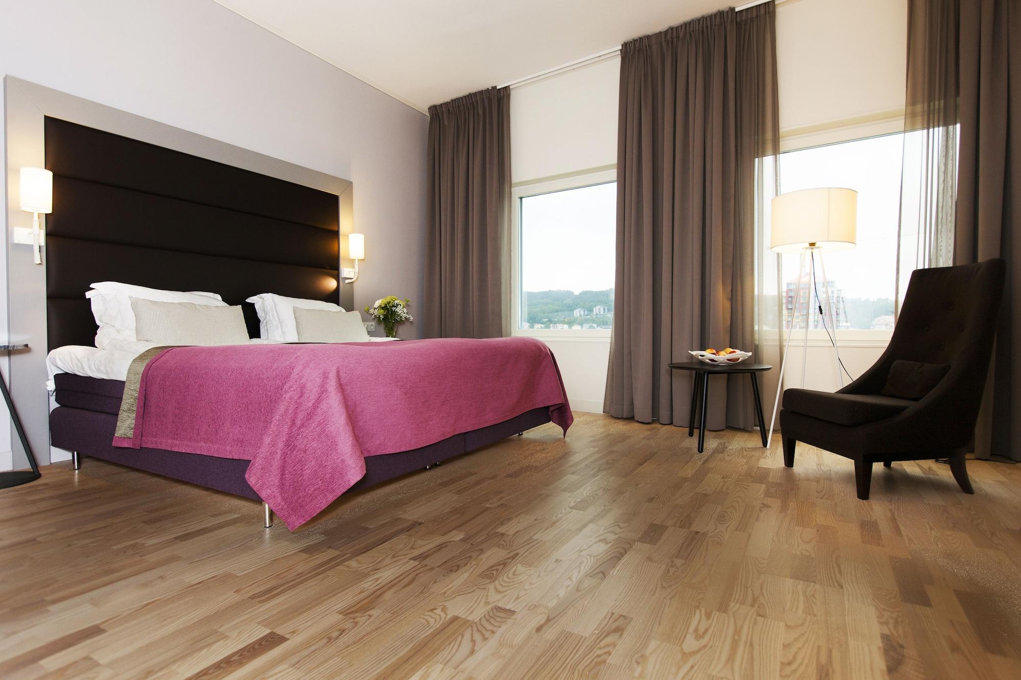 Elite Plaza Oernskoeldsvik Hotel Bagian luar foto